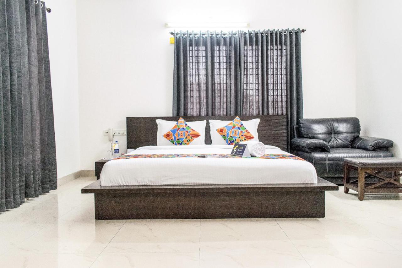 Fabexpress Kapsstone Egmore Hotel Chennai