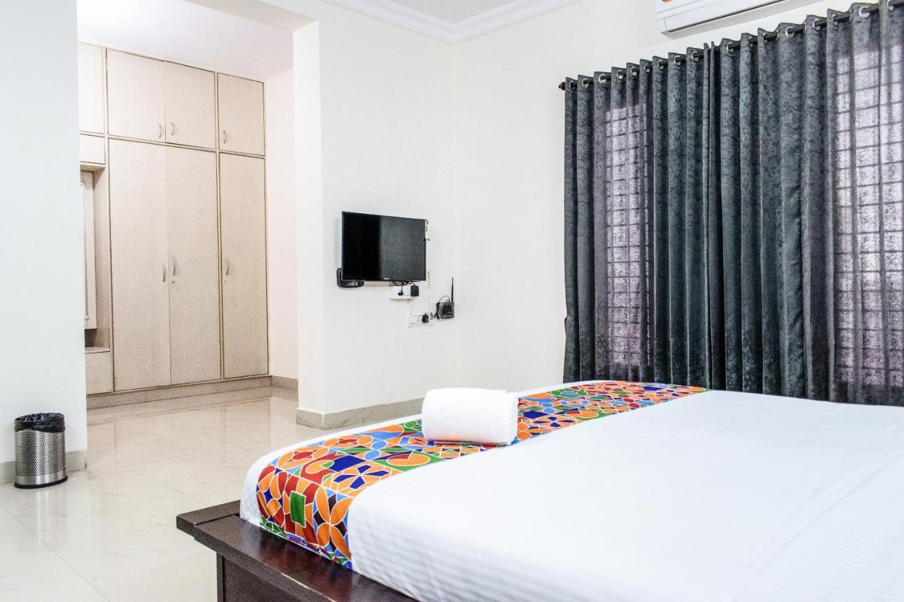 Fabexpress Kapsstone Egmore Hotel
