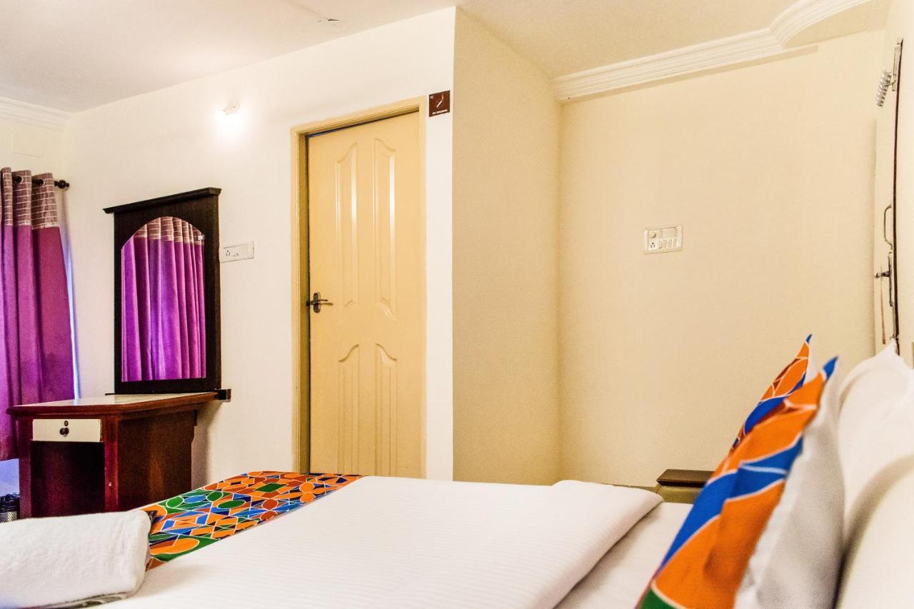 Fabexpress Kapsstone Egmore 3*
